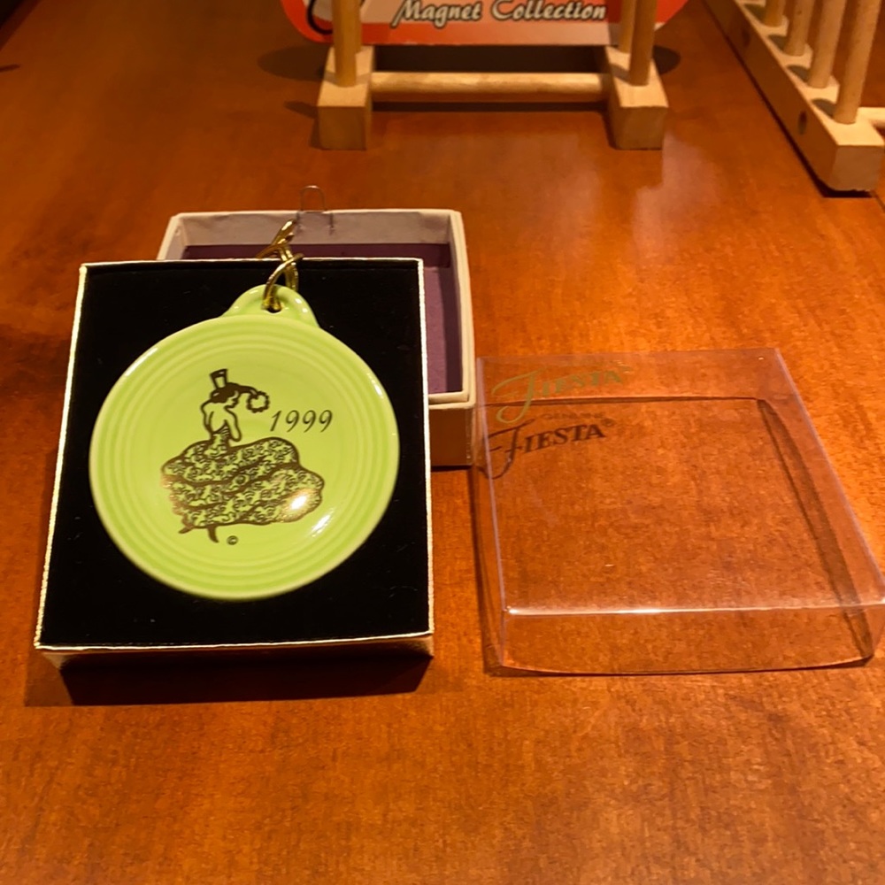 1999 Dancing Lady Fiestaware Ornament in chartreuse